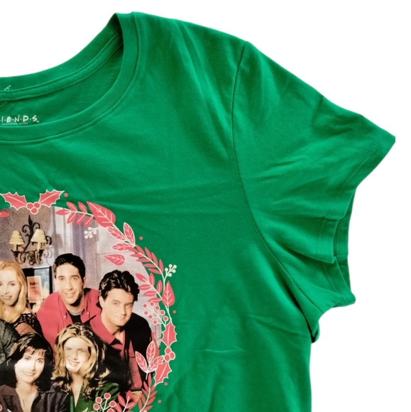 FRIENDS Christmas T-shirt NWT - Picture 3 of 4